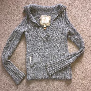 American Eagle V Neck Sweater